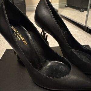 Saint Laurent Elegant Black Heels